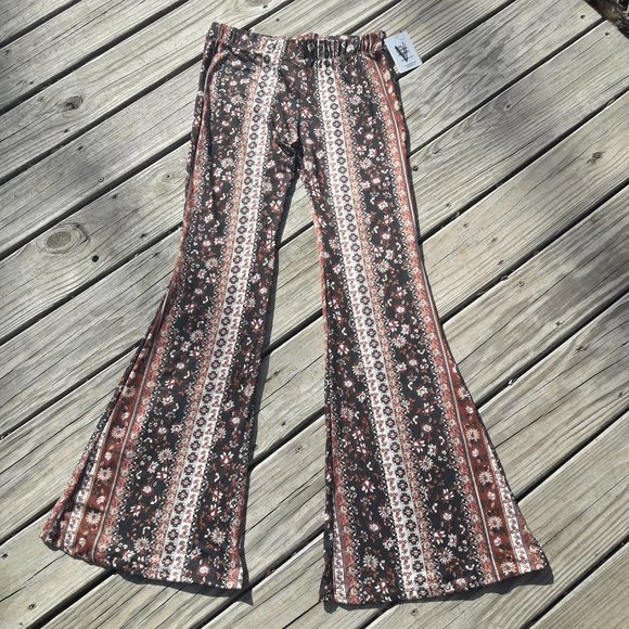 Bell Bottom Leggings Flared Leg Yoga Pants Athleisure Wear NEW with Tags - Picture 2 of 14